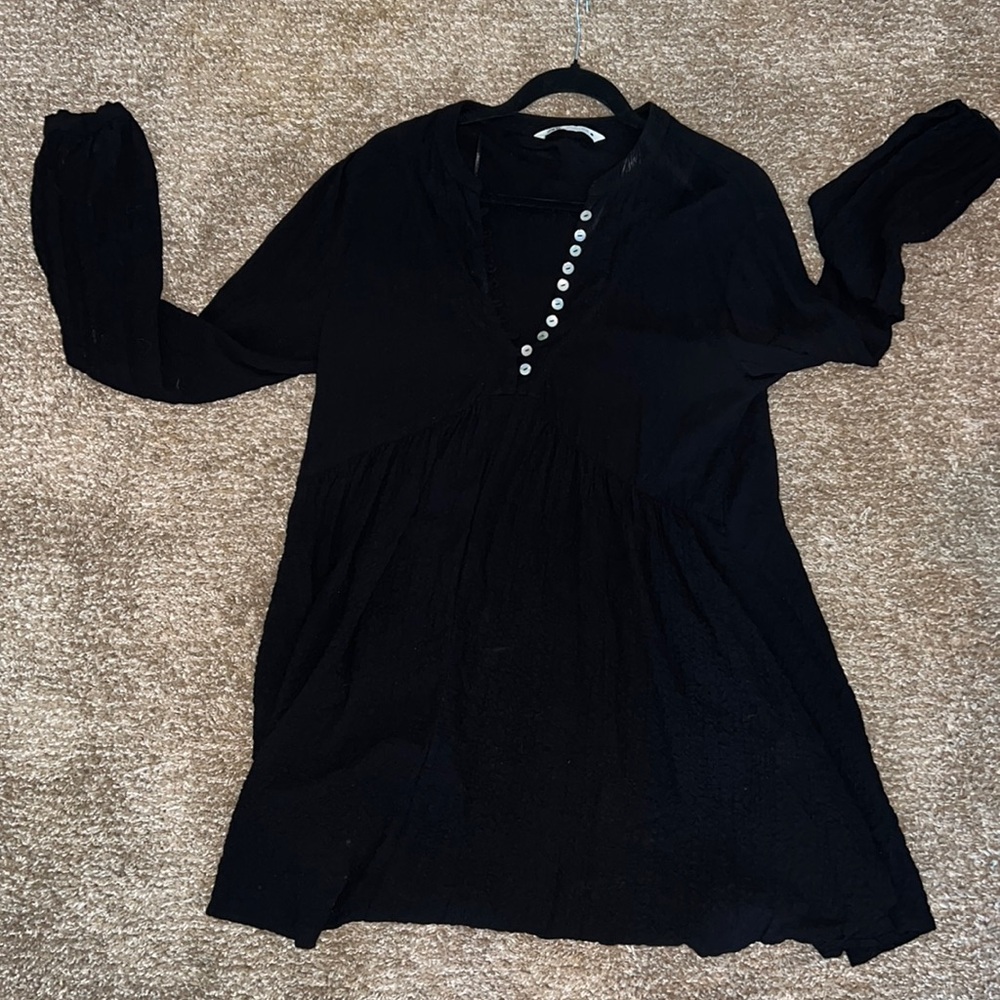 Black long sleeve Zara dress - perfect for your fall wardrobe!